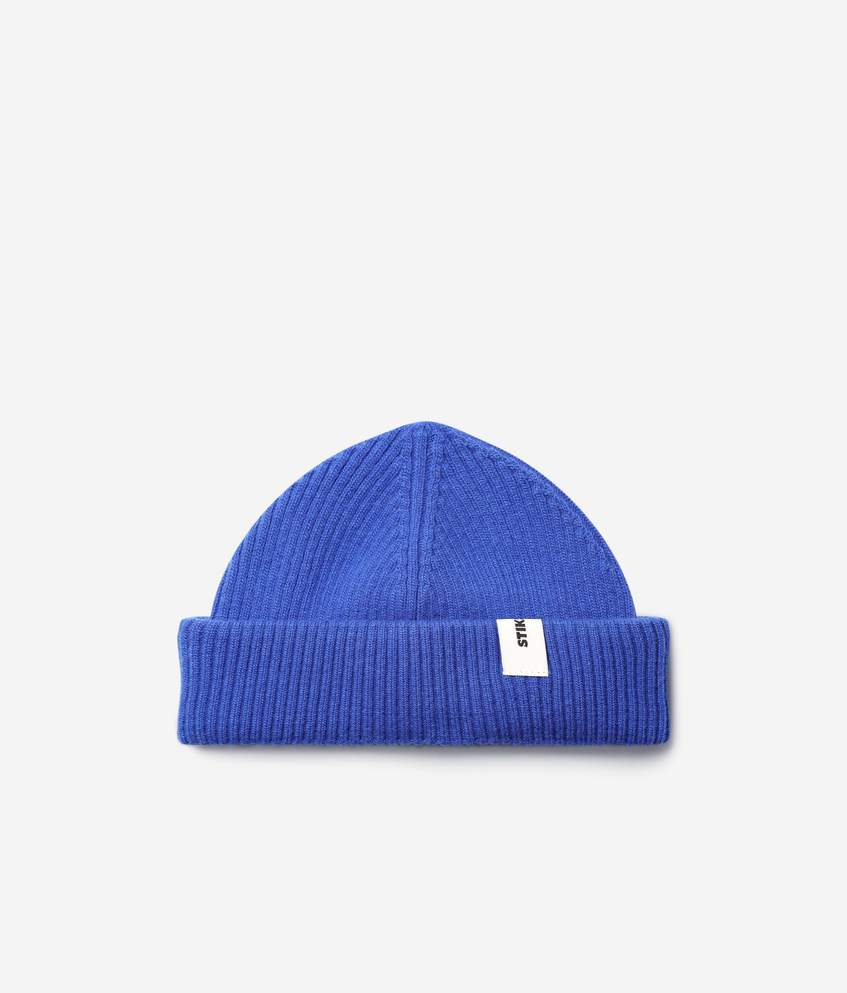 Cobalt Beanie 03 short-fit fisherman beanie in merino wool, product view