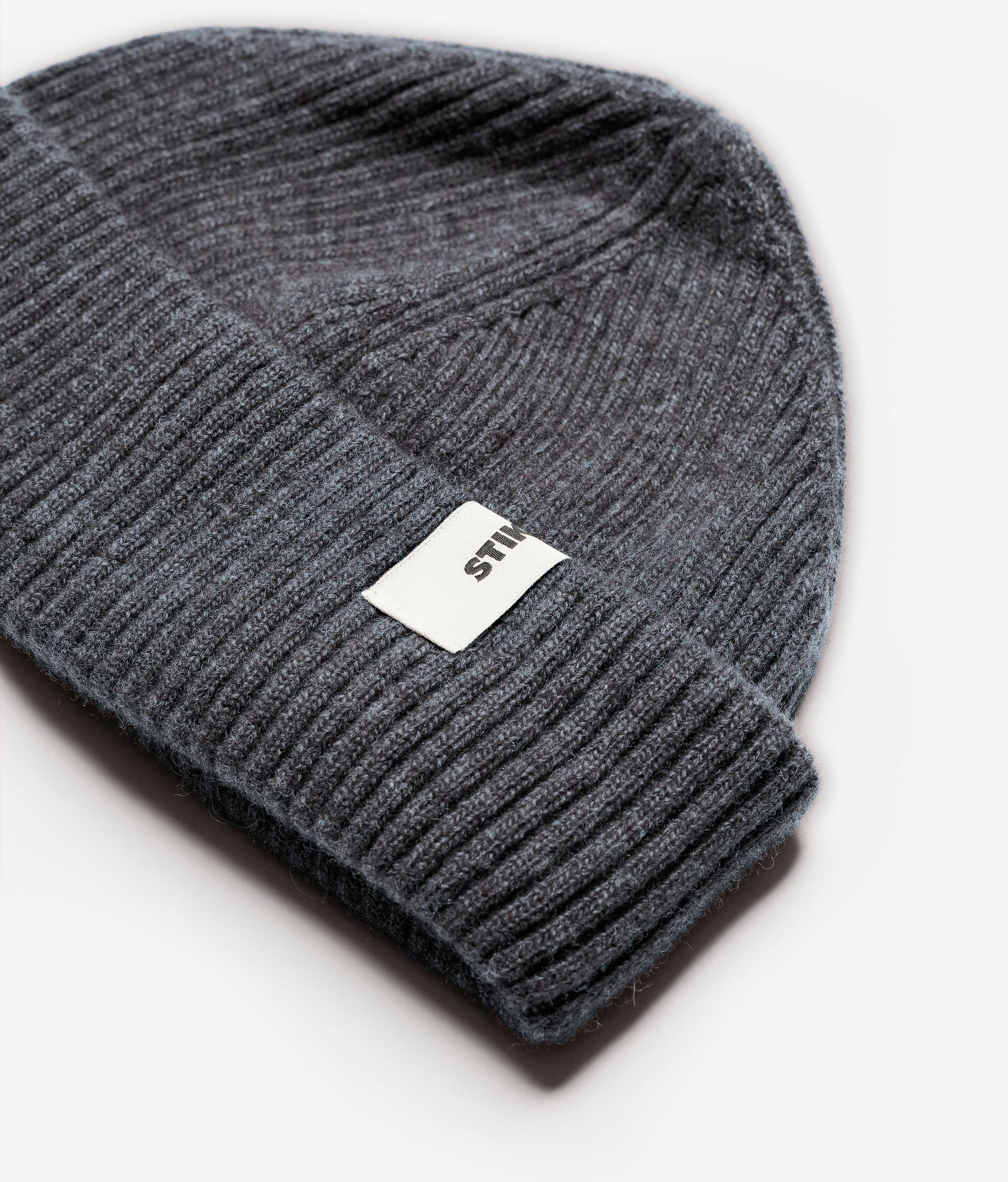 Dark Grey Beanie 03 short-fit fisherman beanie in merino wool, alternate product view