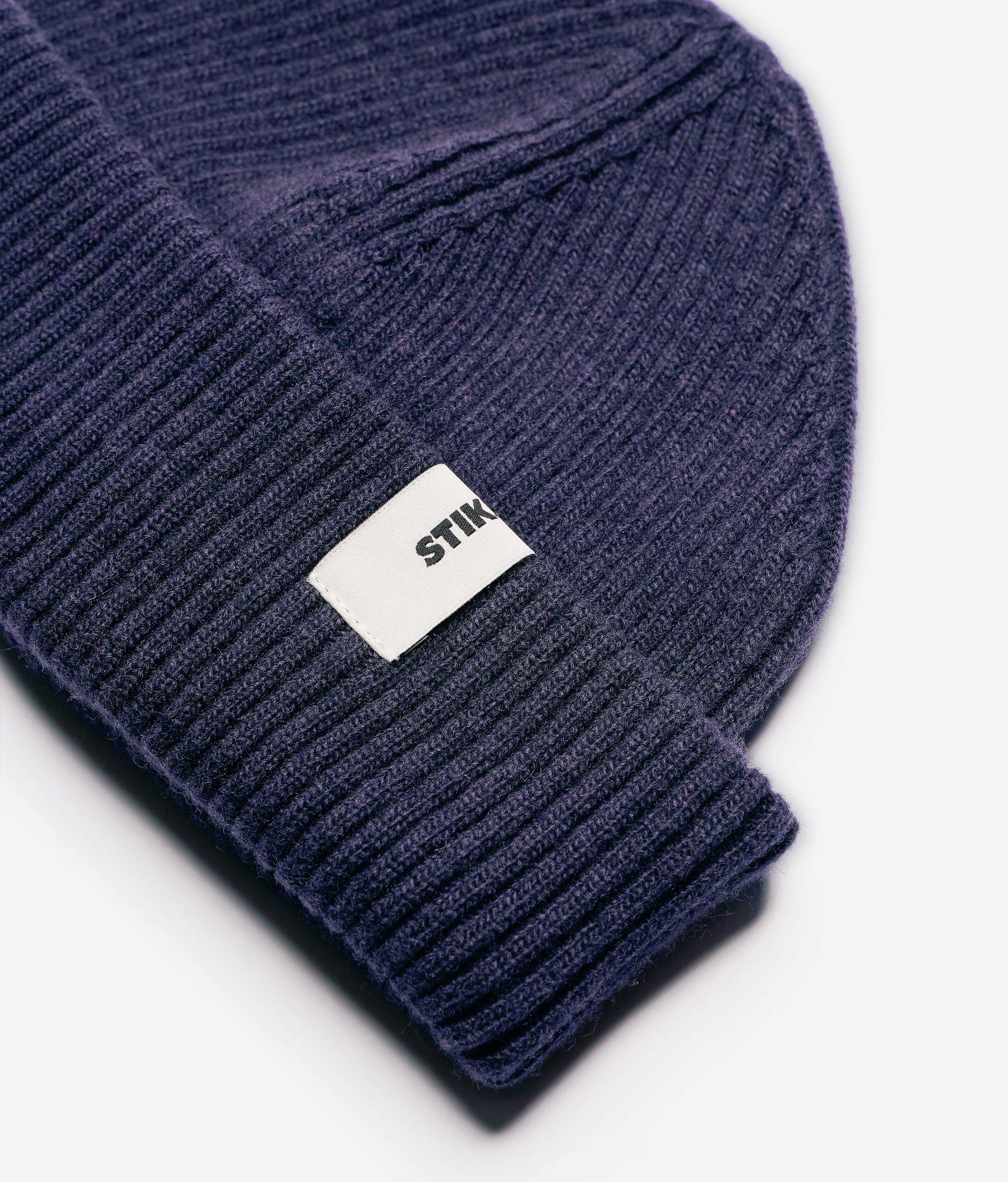 Navy Beanie 03 short-fit fisherman beanie in merino wool, alternate product view