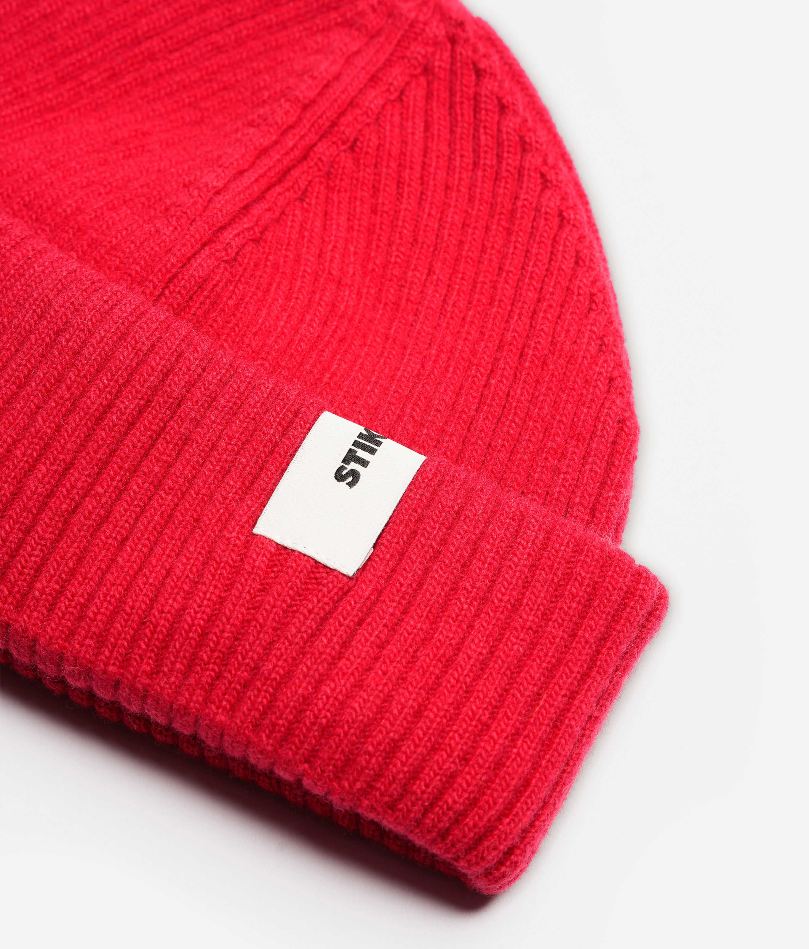 Red Beanie 03 short-fit fisherman beanie in merino wool, alternate product view